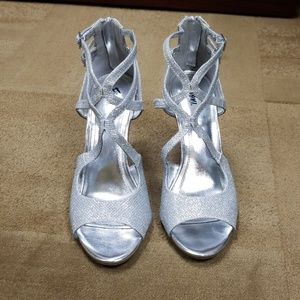 Fioni Silver Heels